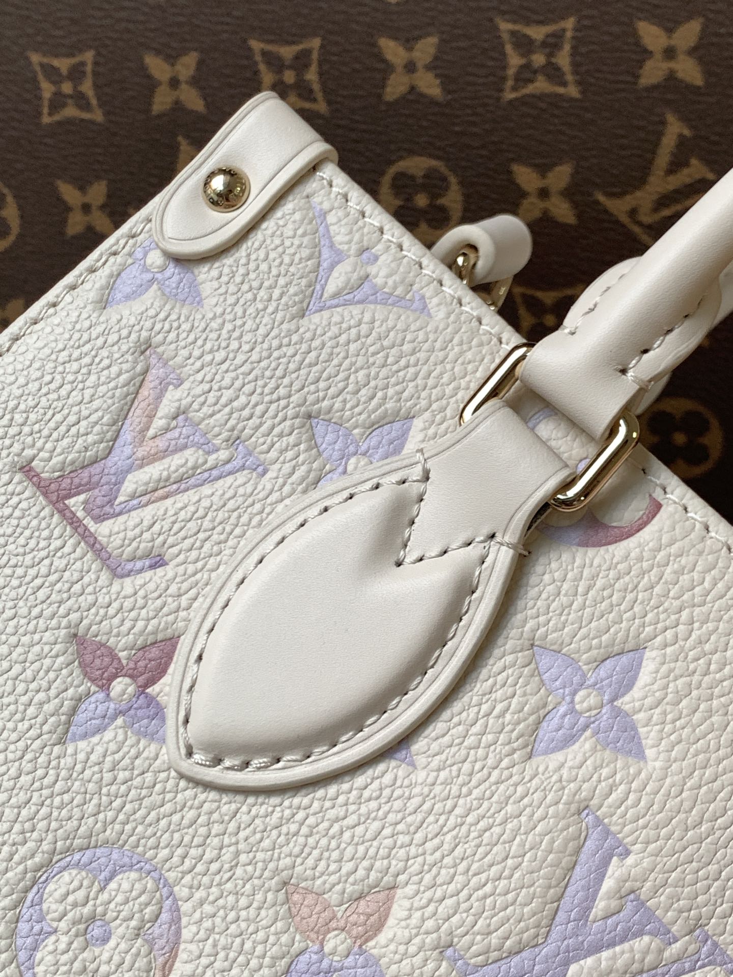 LOUIS VUITTON LV 25S ONTHEGO PM BAG 25 IN BEIGE DREAM EMBOSSED TEXTURED CALFSKIN