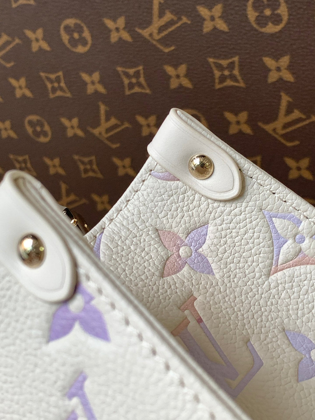 LOUIS VUITTON LV 25S ONTHEGO PM BAG 25 IN BEIGE DREAM EMBOSSED TEXTURED CALFSKIN