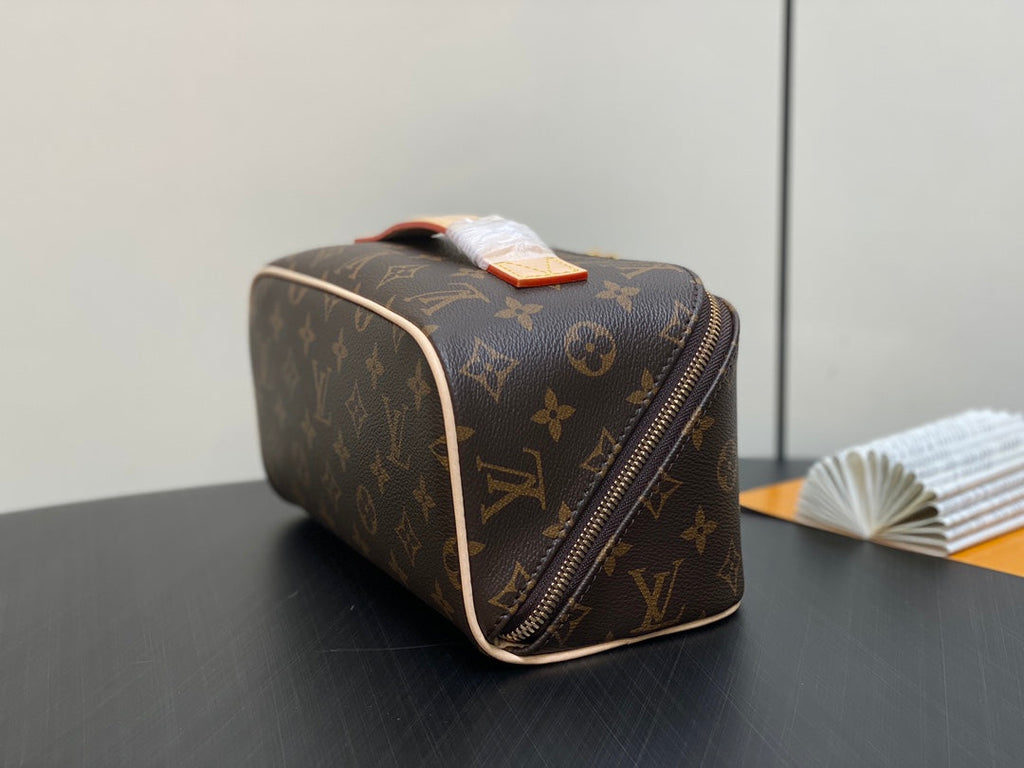 LOUIS VUITTON TOILETRY BAG 24 IN BROWN MONOGRAM CANVAS