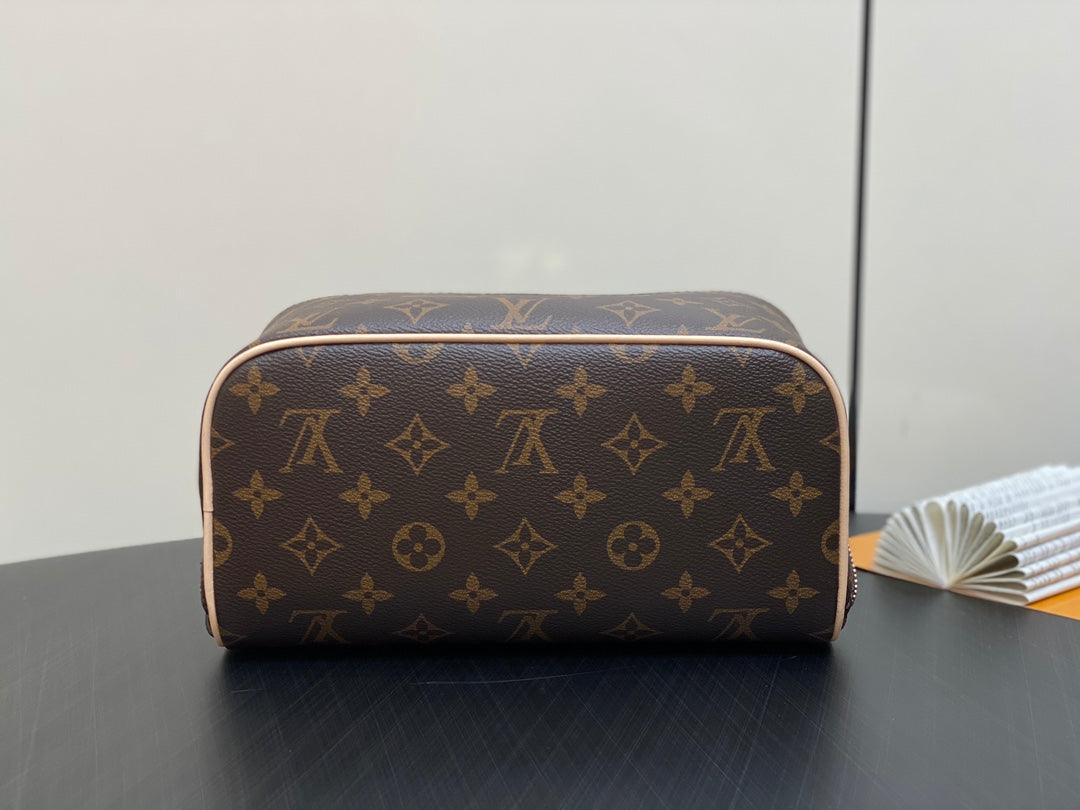 LOUIS VUITTON TOILETRY BAG 24 IN BROWN MONOGRAM CANVAS