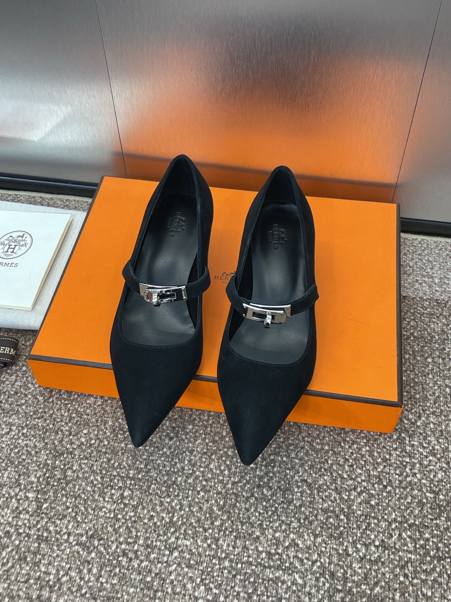HERMES KIARA 40 MM PUMP IN BLACK SUEDE