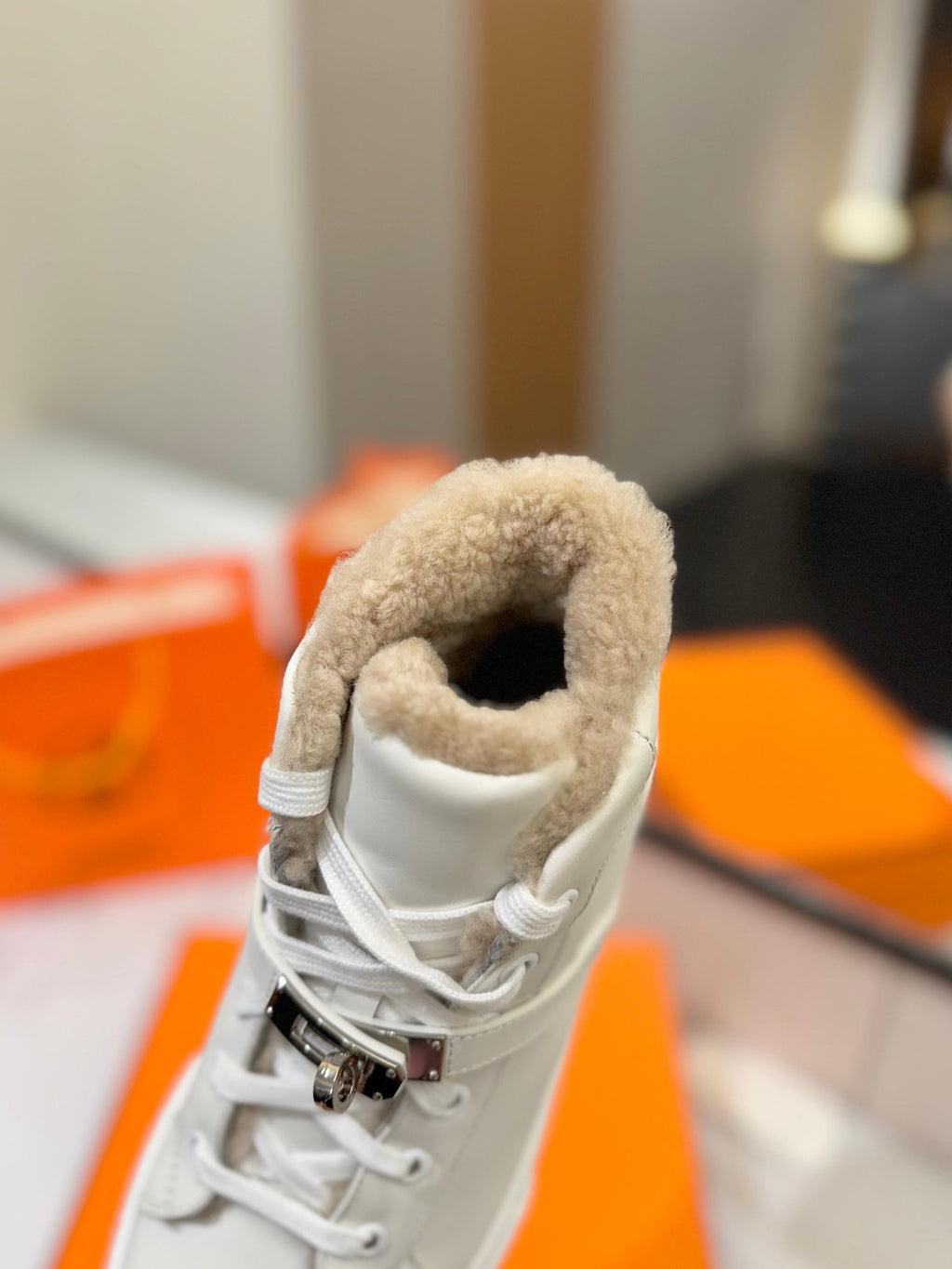 HERMES CHEALSEA BOOTS IN WHITE CALFSKIN AND FLEECE LINING