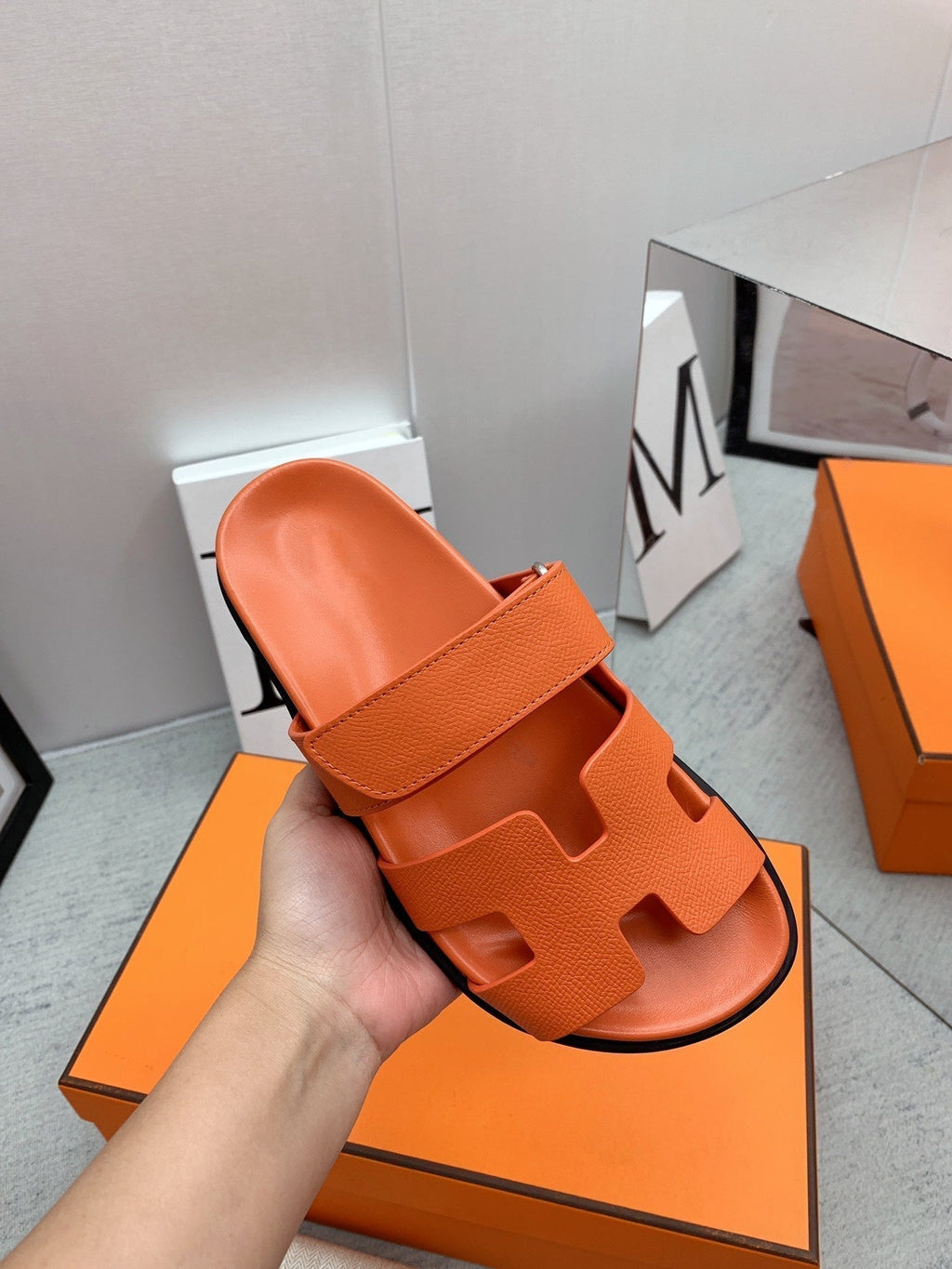 HERMES Chypre Sandal Orange